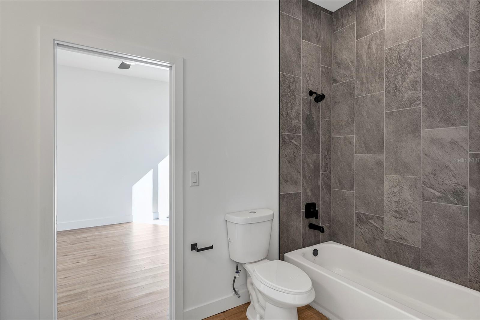 Image 45 of 62 For 493 Sycamore Street