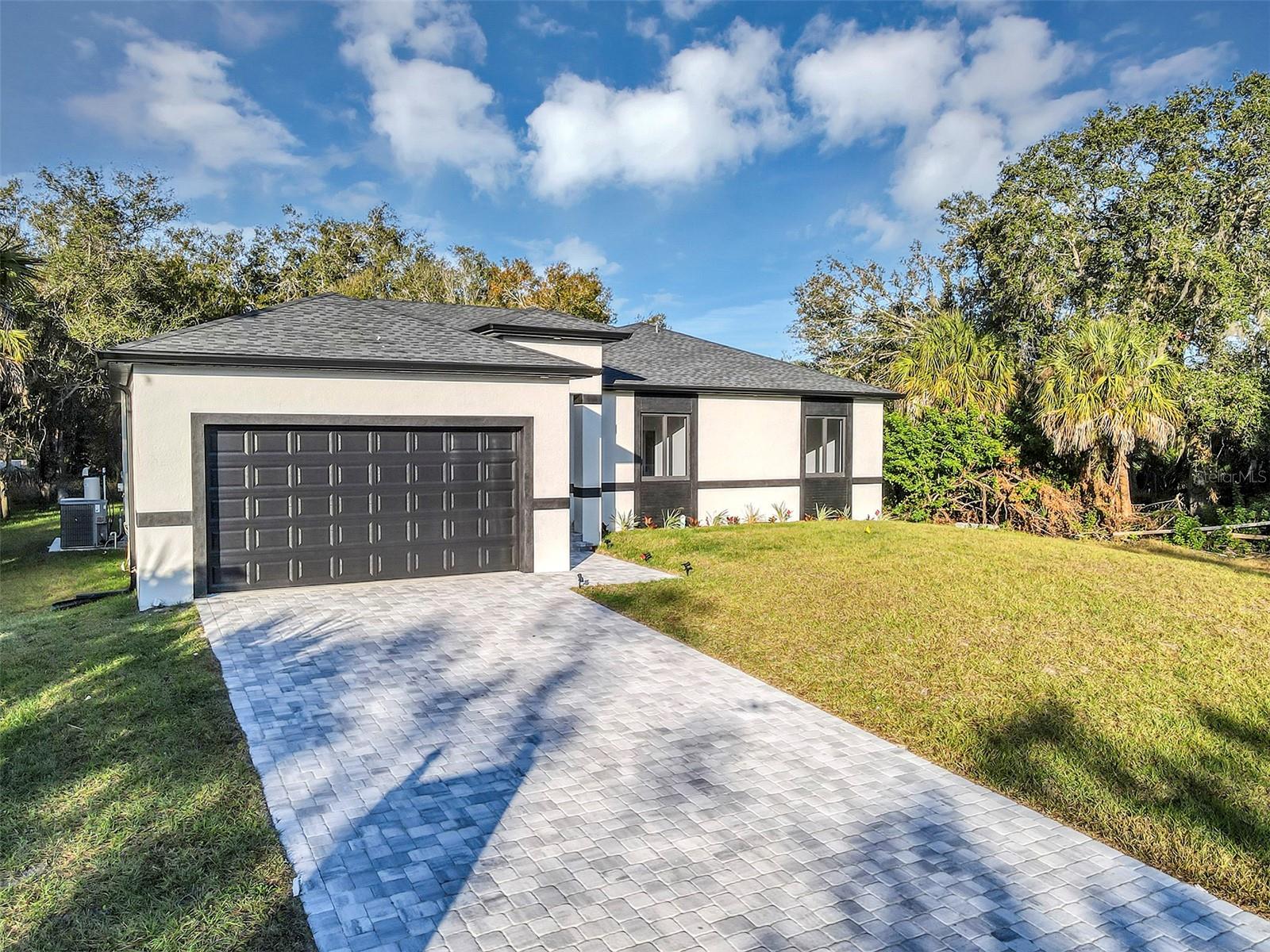 Image 5 of 62 For 493 Sycamore Street