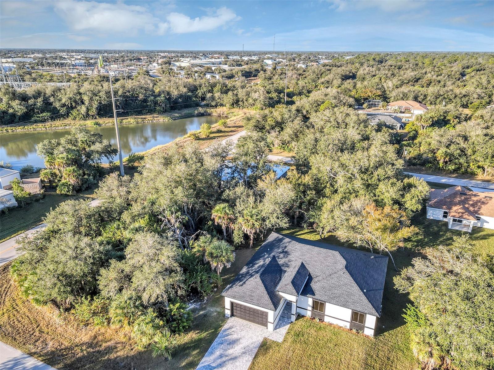 Image 7 of 62 For 493 Sycamore Street