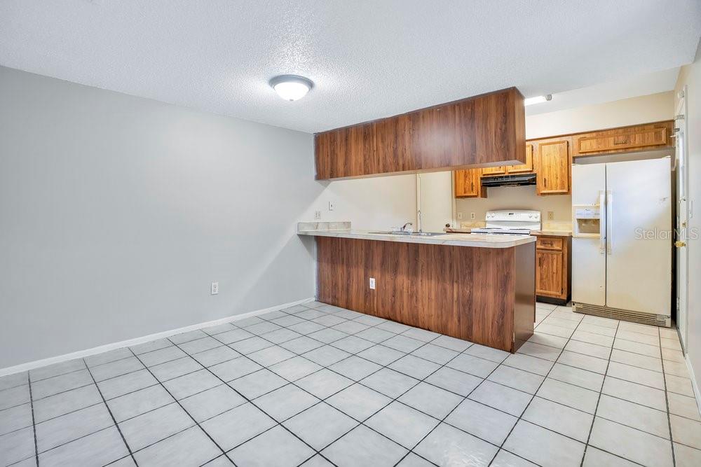 Image 11 of 38 For 4592 Lighthouse Circle 77