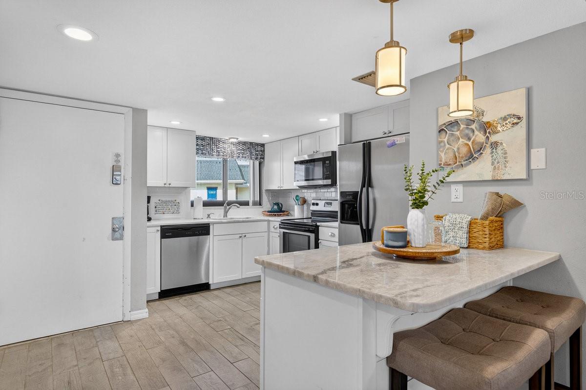 Image 4 of 47 For 1275 Ocean Shore Boulevard 206