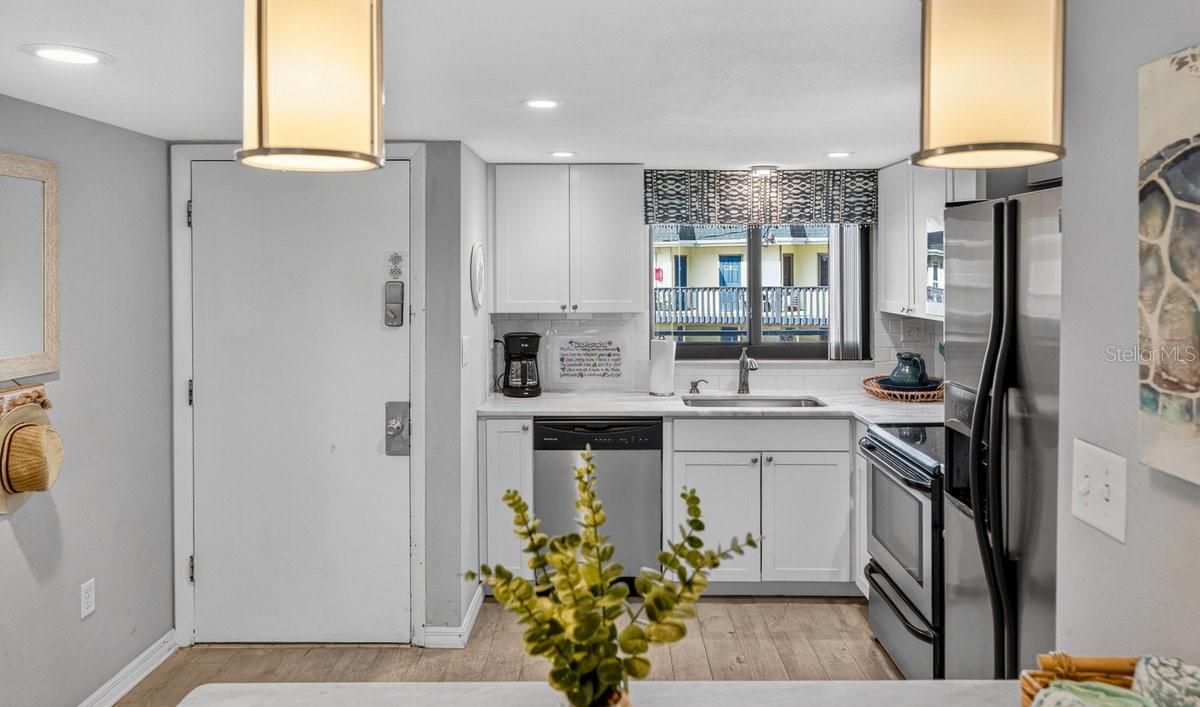 Image 5 of 47 For 1275 Ocean Shore Boulevard 206