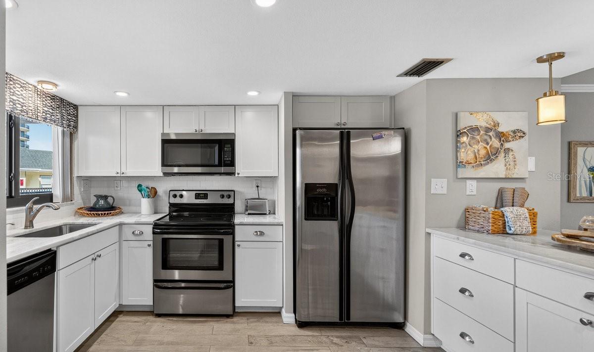 Image 6 of 47 For 1275 Ocean Shore Boulevard 206