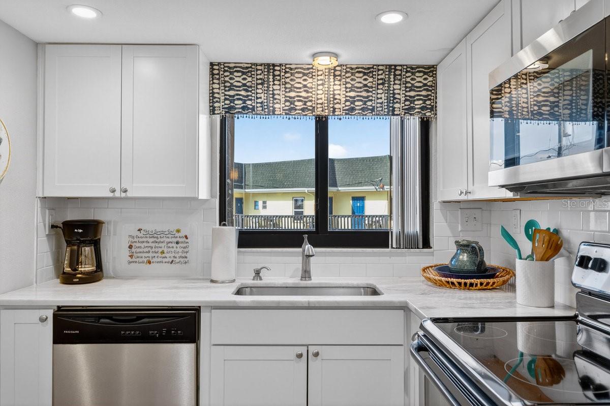 Image 7 of 47 For 1275 Ocean Shore Boulevard 206