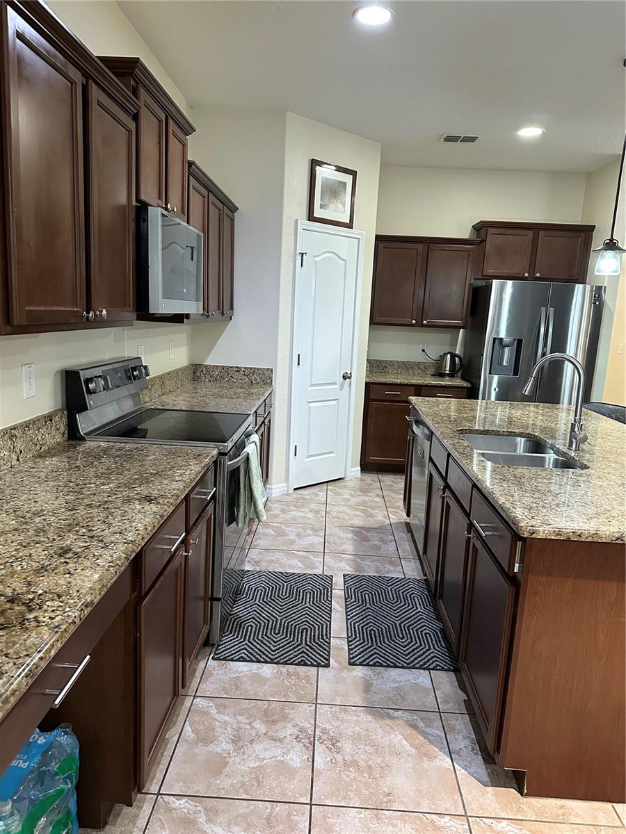 Image 12 of 28 For 1044 Alston Bay Boulevard