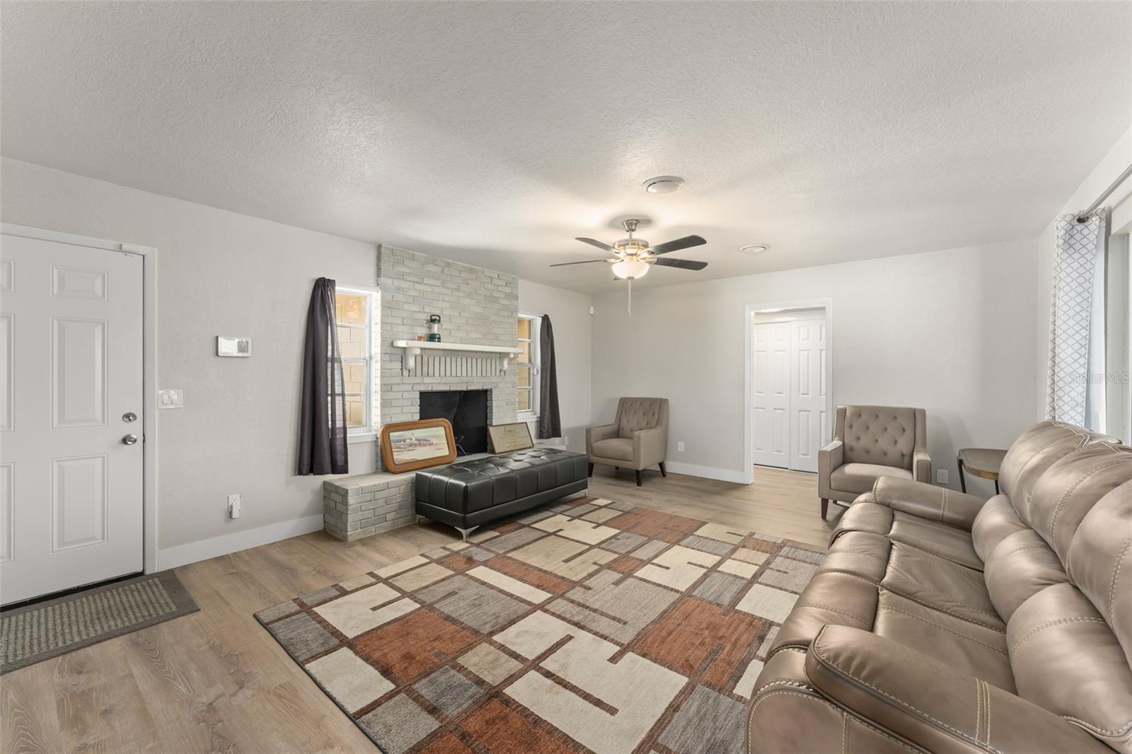 Image 3 of 27 For 2618 Grassmere Lane