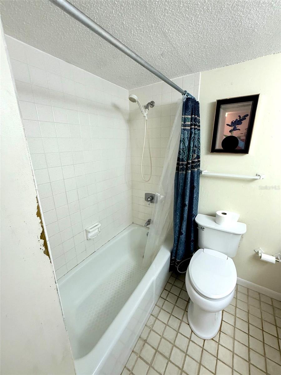 Image 5 of 33 For 566 Fairways Circle  A