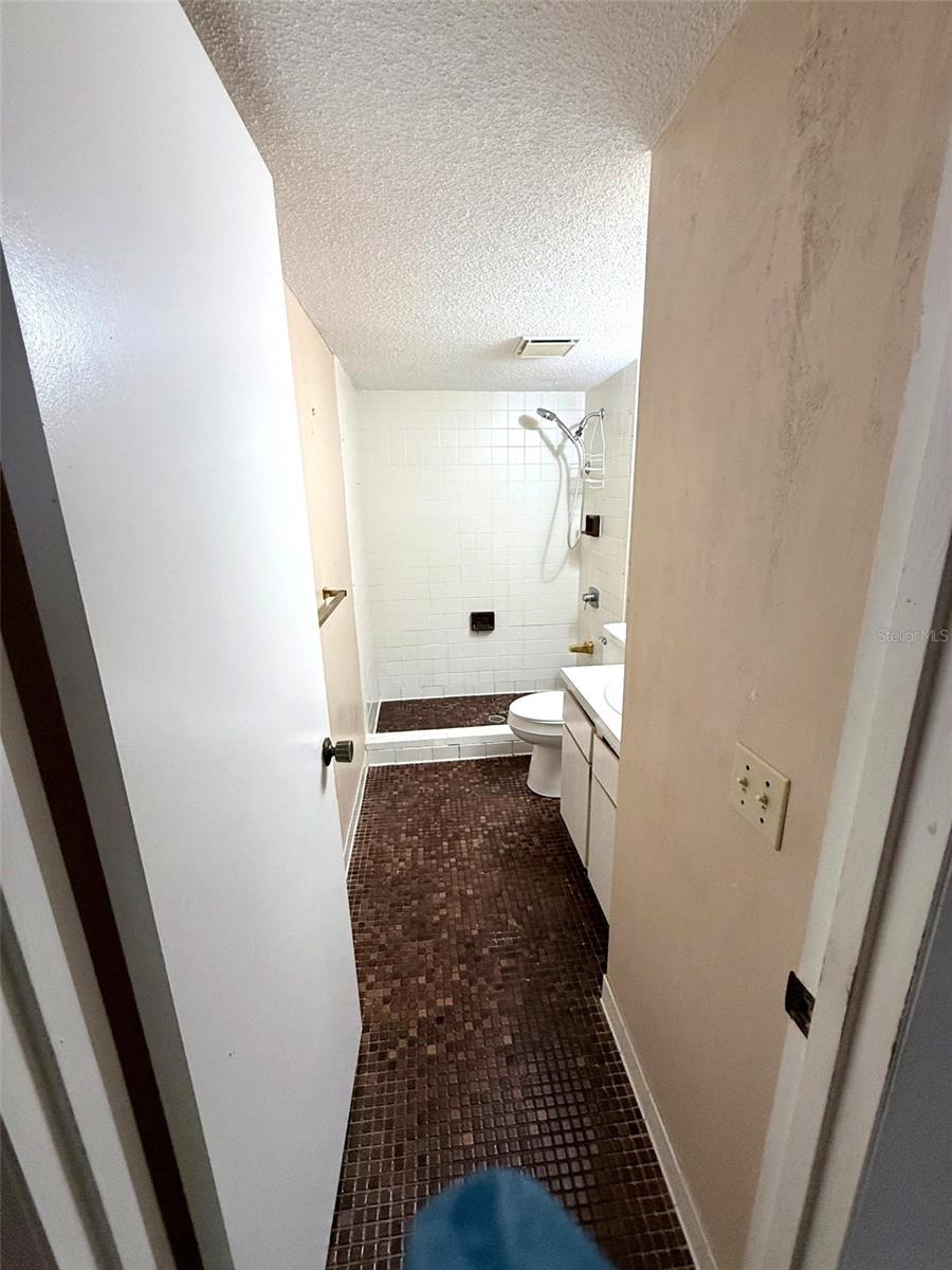 Image 7 of 33 For 566 Fairways Circle  A