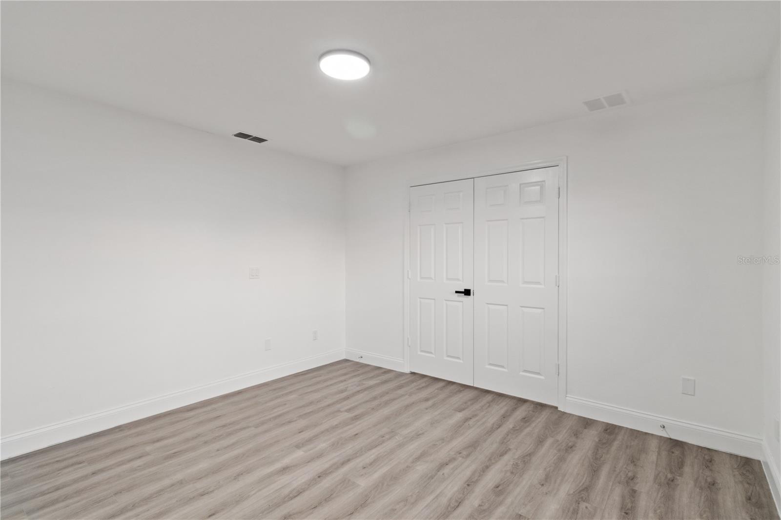 Image 18 of 35 For 742 Chamberlin Trail