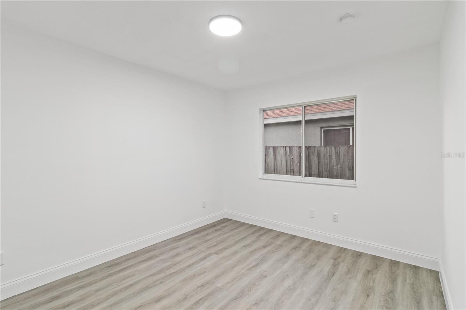 Image 19 of 35 For 742 Chamberlin Trail