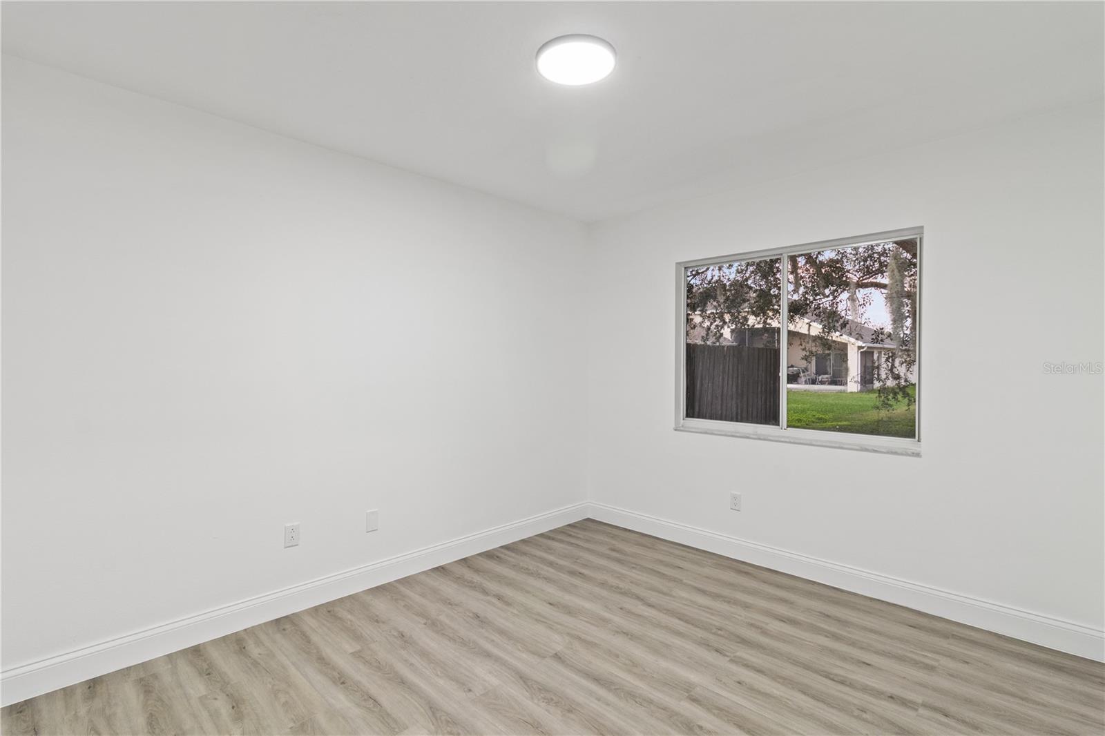 Image 23 of 35 For 742 Chamberlin Trail