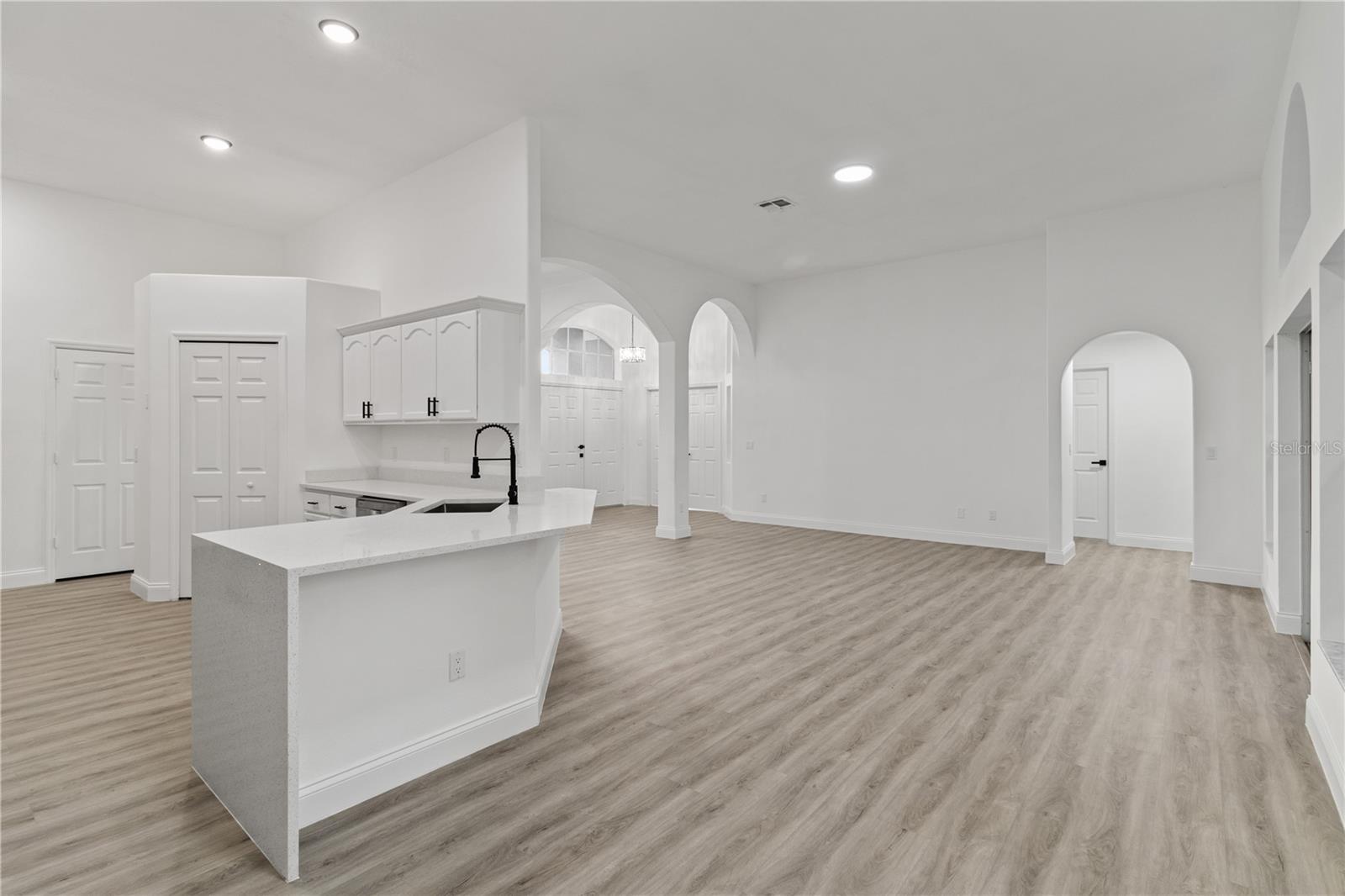 Image 7 of 35 For 742 Chamberlin Trail