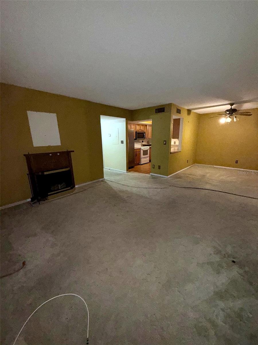 Image 10 of 19 For 568 Fairways Cir  A