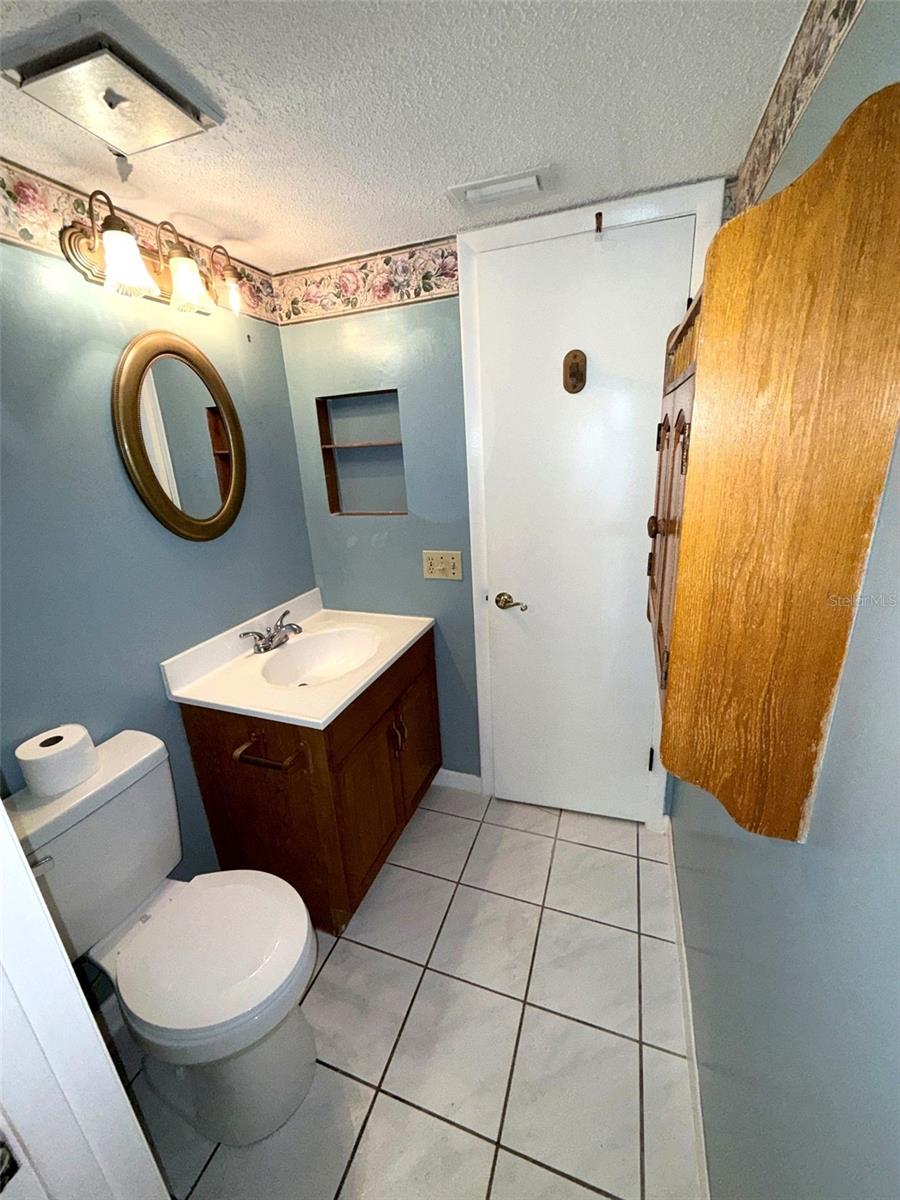 Image 5 of 19 For 568 Fairways Cir  A