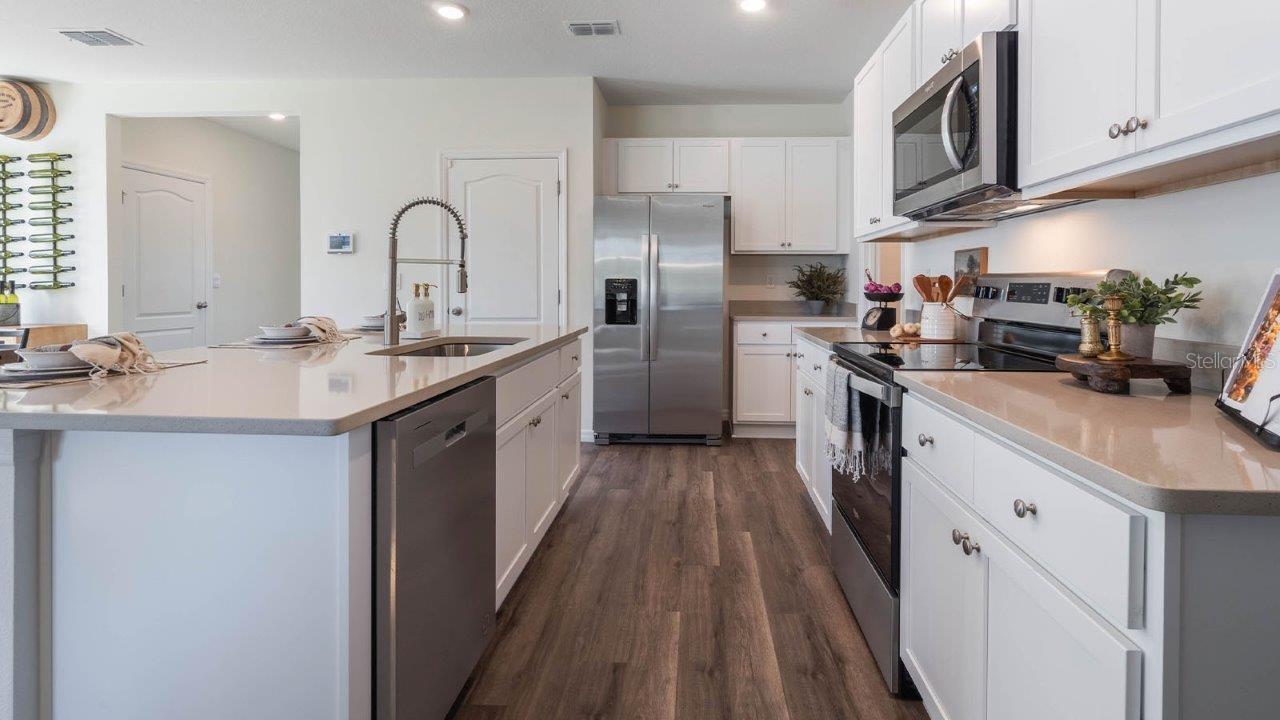 Image 11 of 30 For 4613 Barberry Avenue