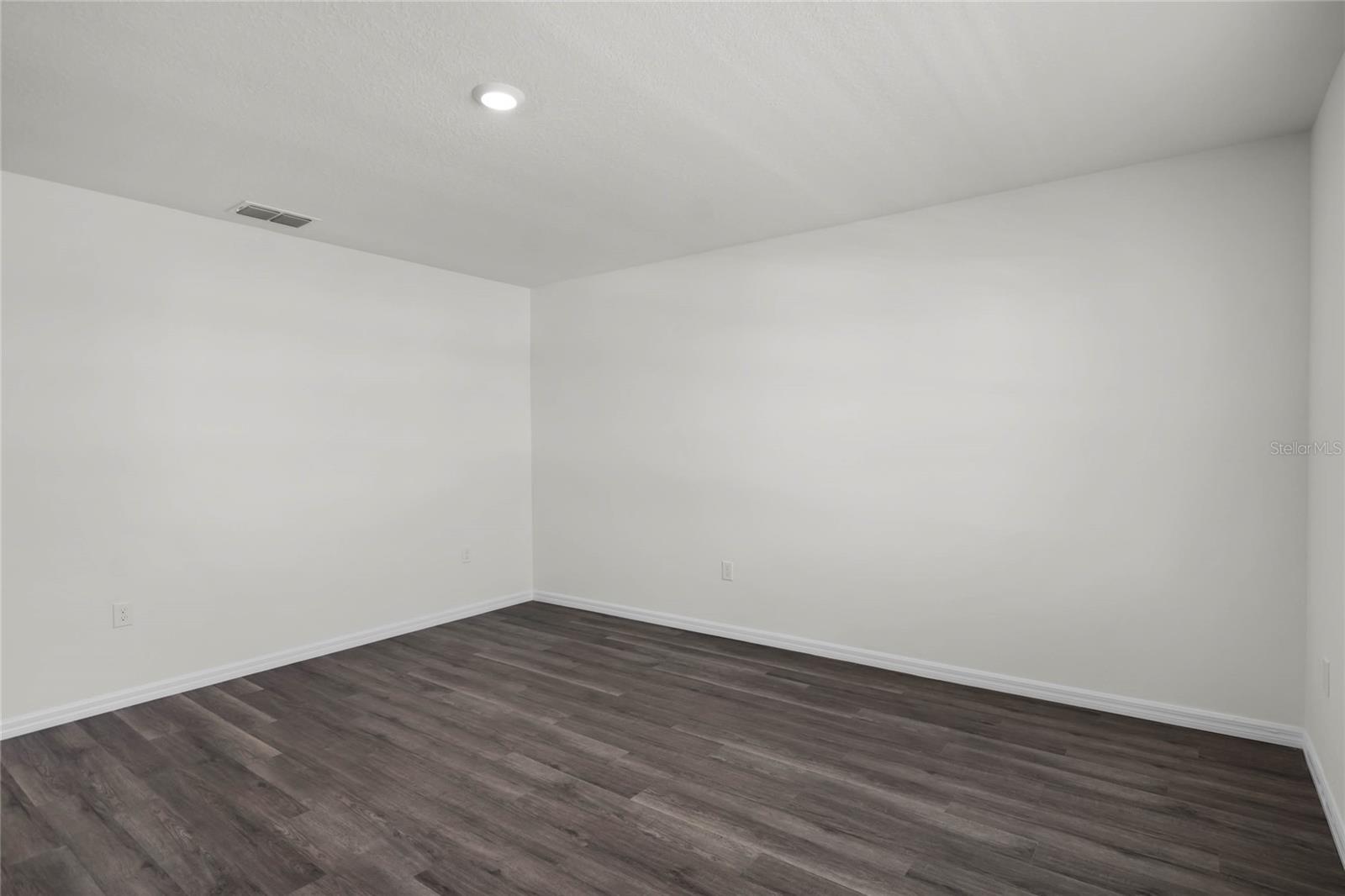 Image 12 of 37 For 1604 Hummingbird Road