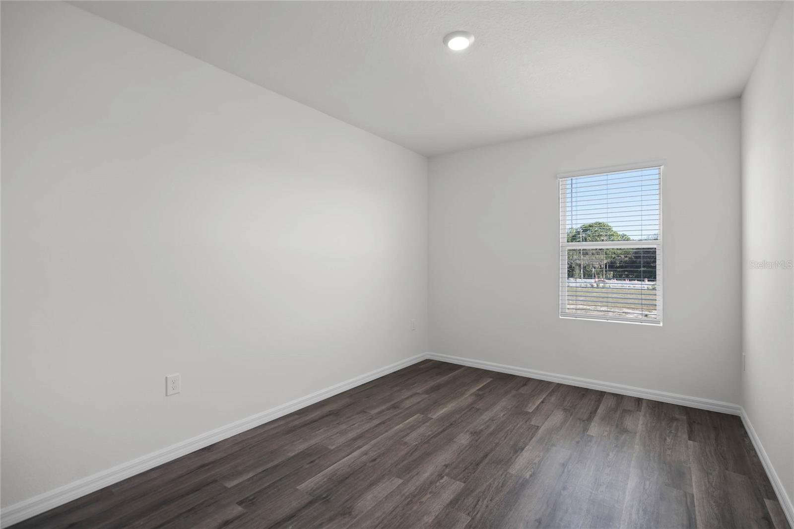 Image 27 of 37 For 1604 Hummingbird Road