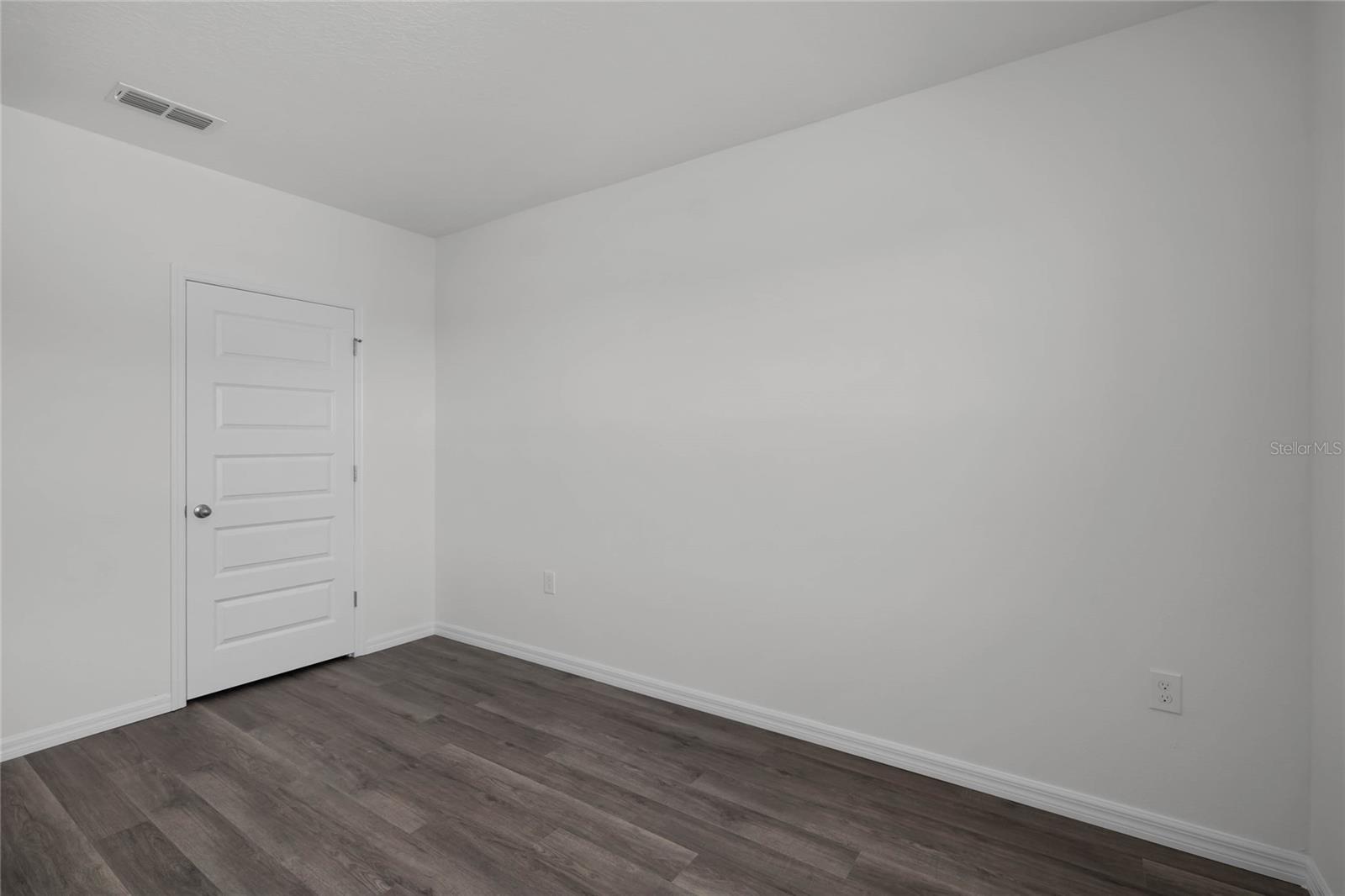 Image 28 of 37 For 1604 Hummingbird Road