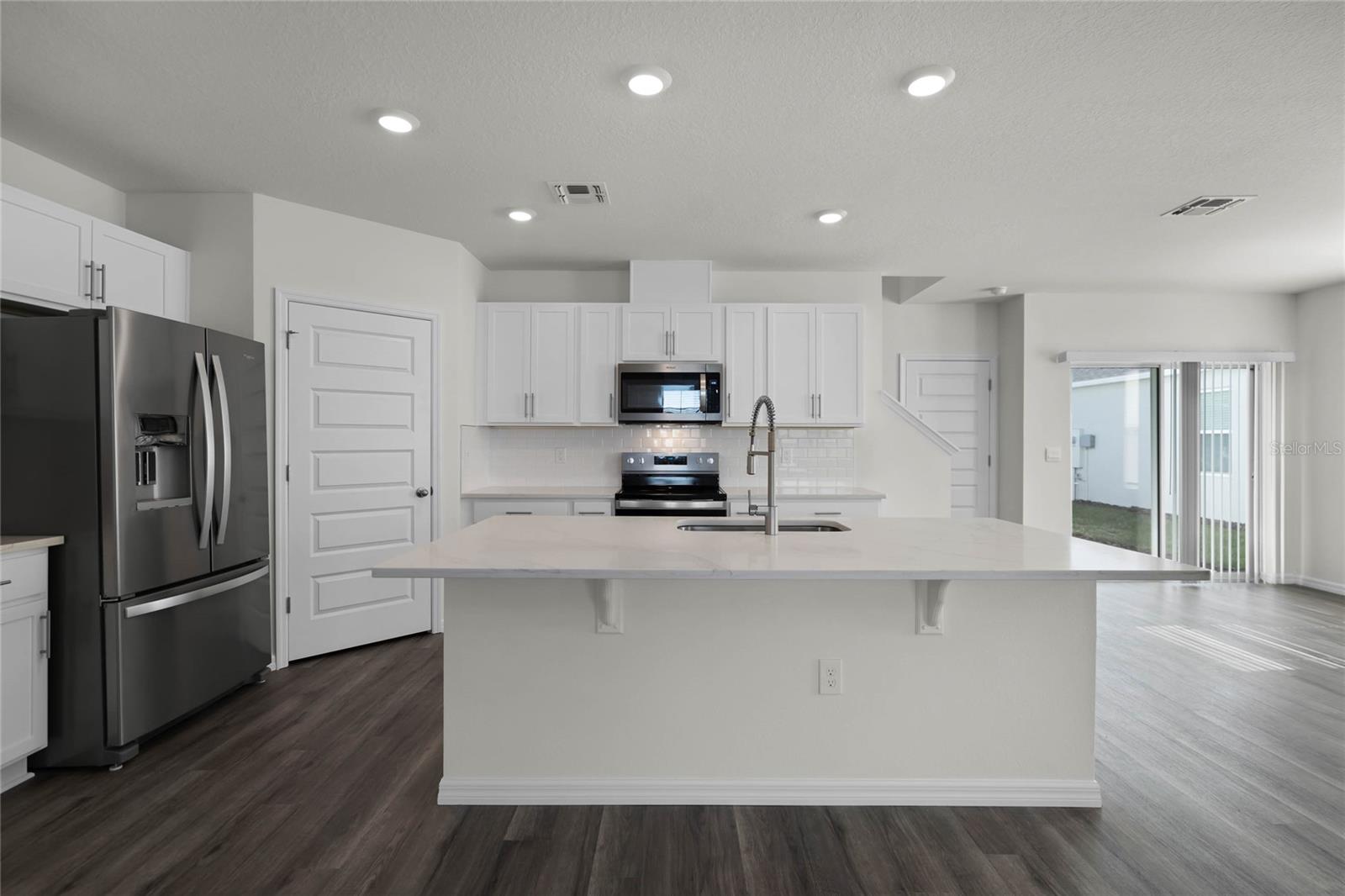 Image 3 of 37 For 1604 Hummingbird Road