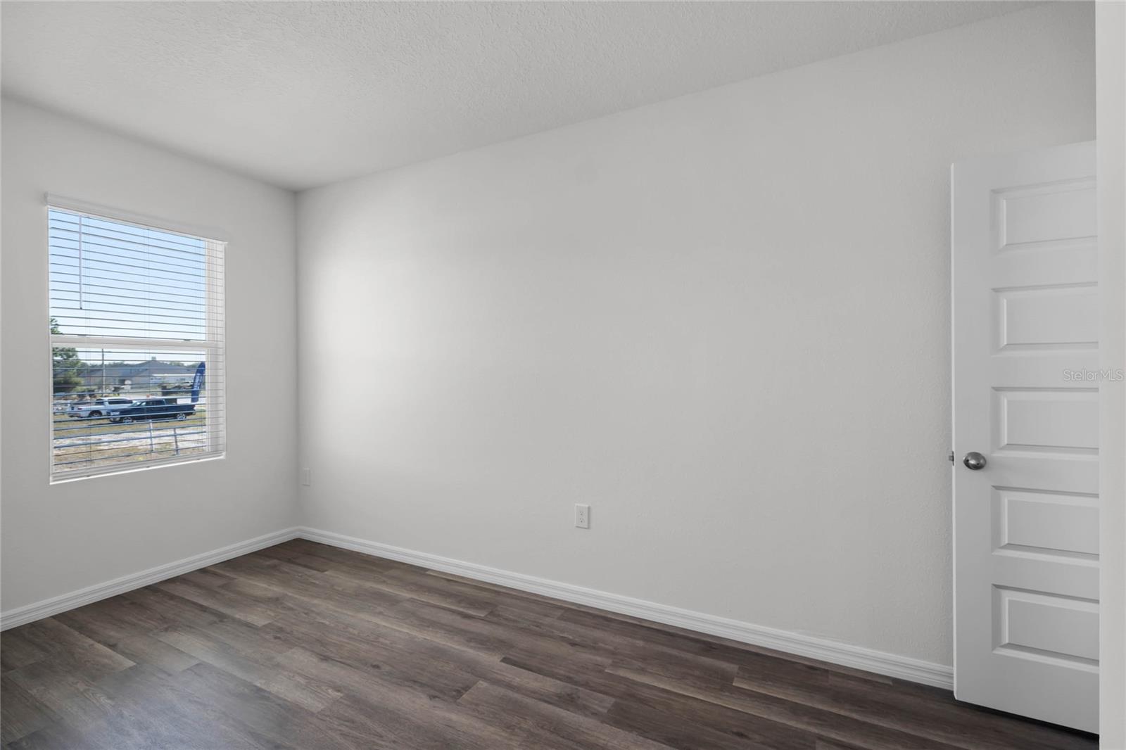 Image 30 of 37 For 1604 Hummingbird Road