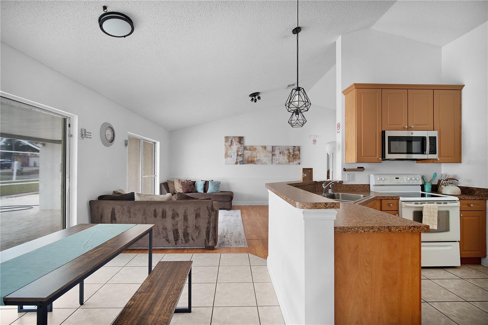 Image 14 of 44 For 1001 Lester Ridge Court