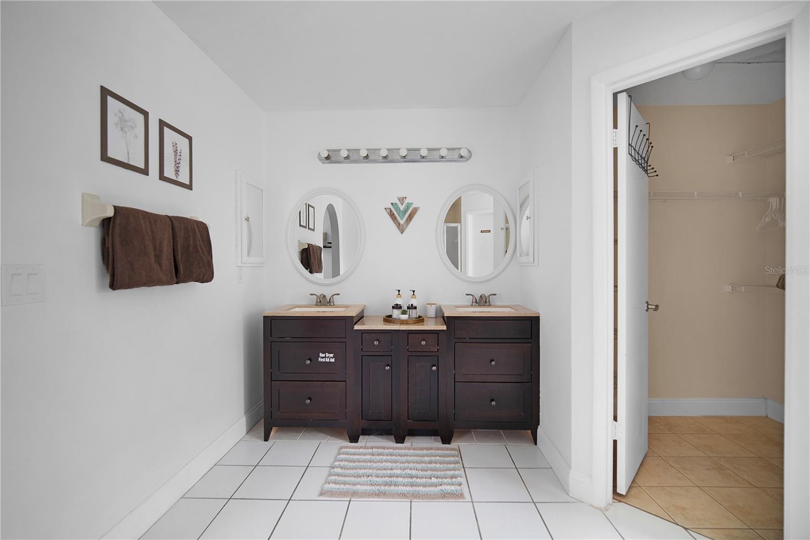 Image 20 of 44 For 1001 Lester Ridge Court