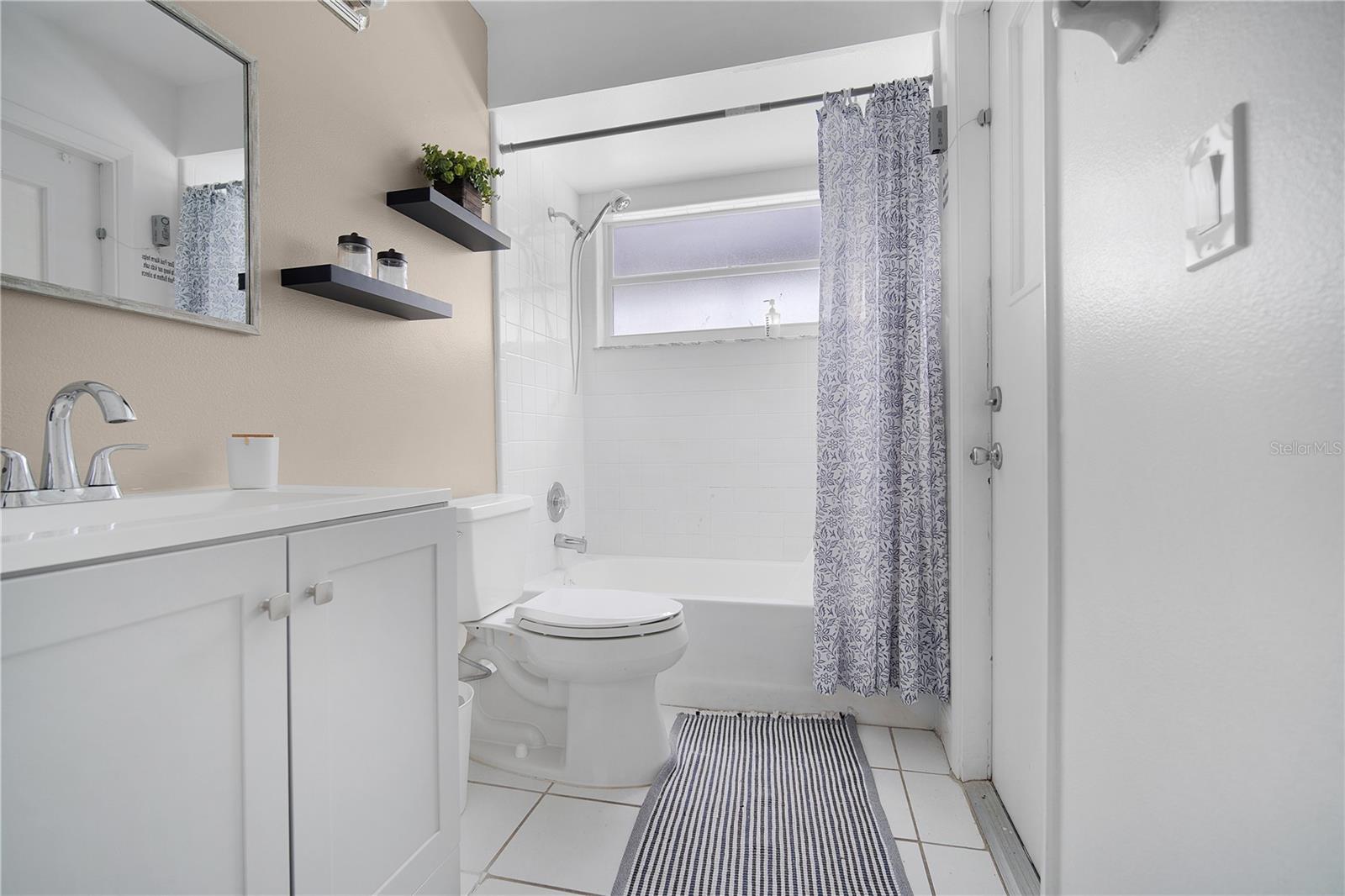 Image 34 of 44 For 1001 Lester Ridge Court