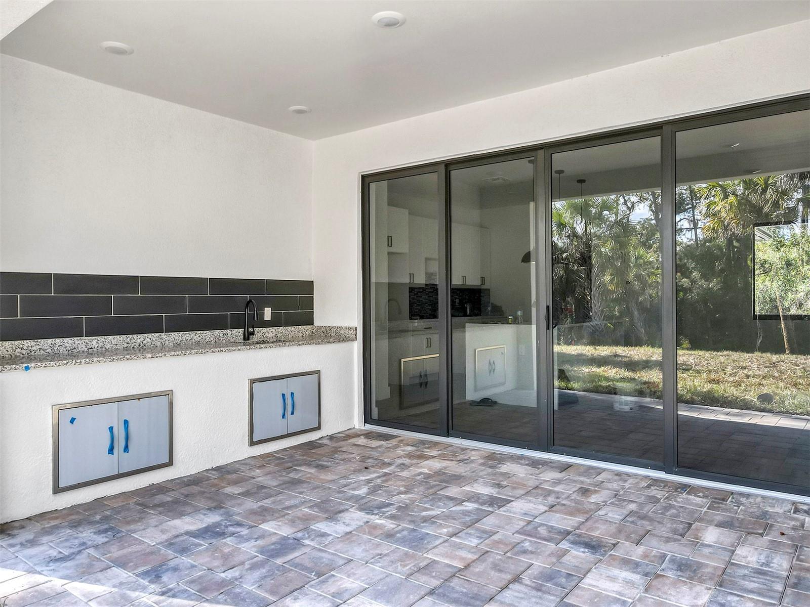 Image 15 of 52 For 72 Shoreland Street