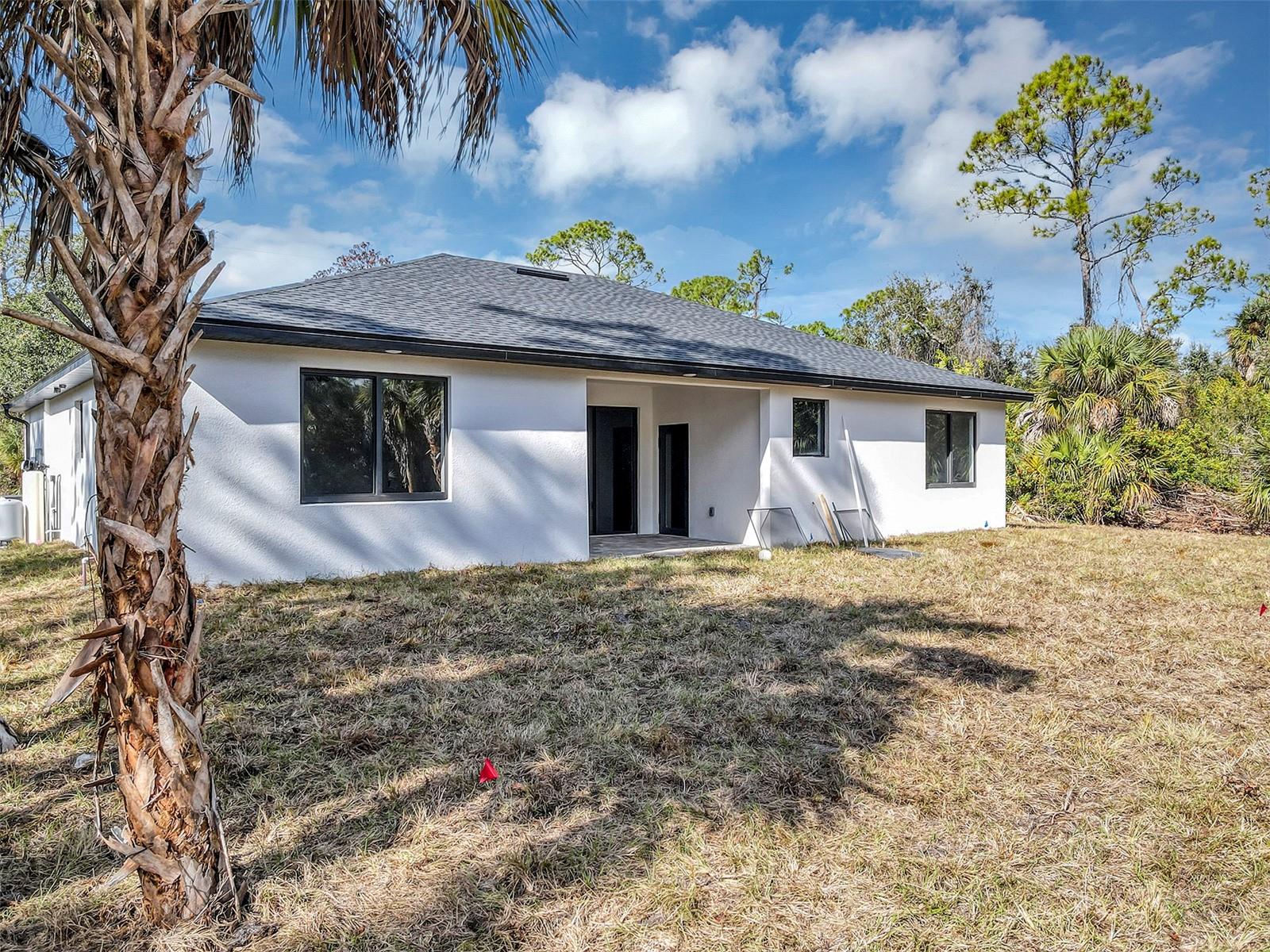 Image 16 of 52 For 72 Shoreland Street