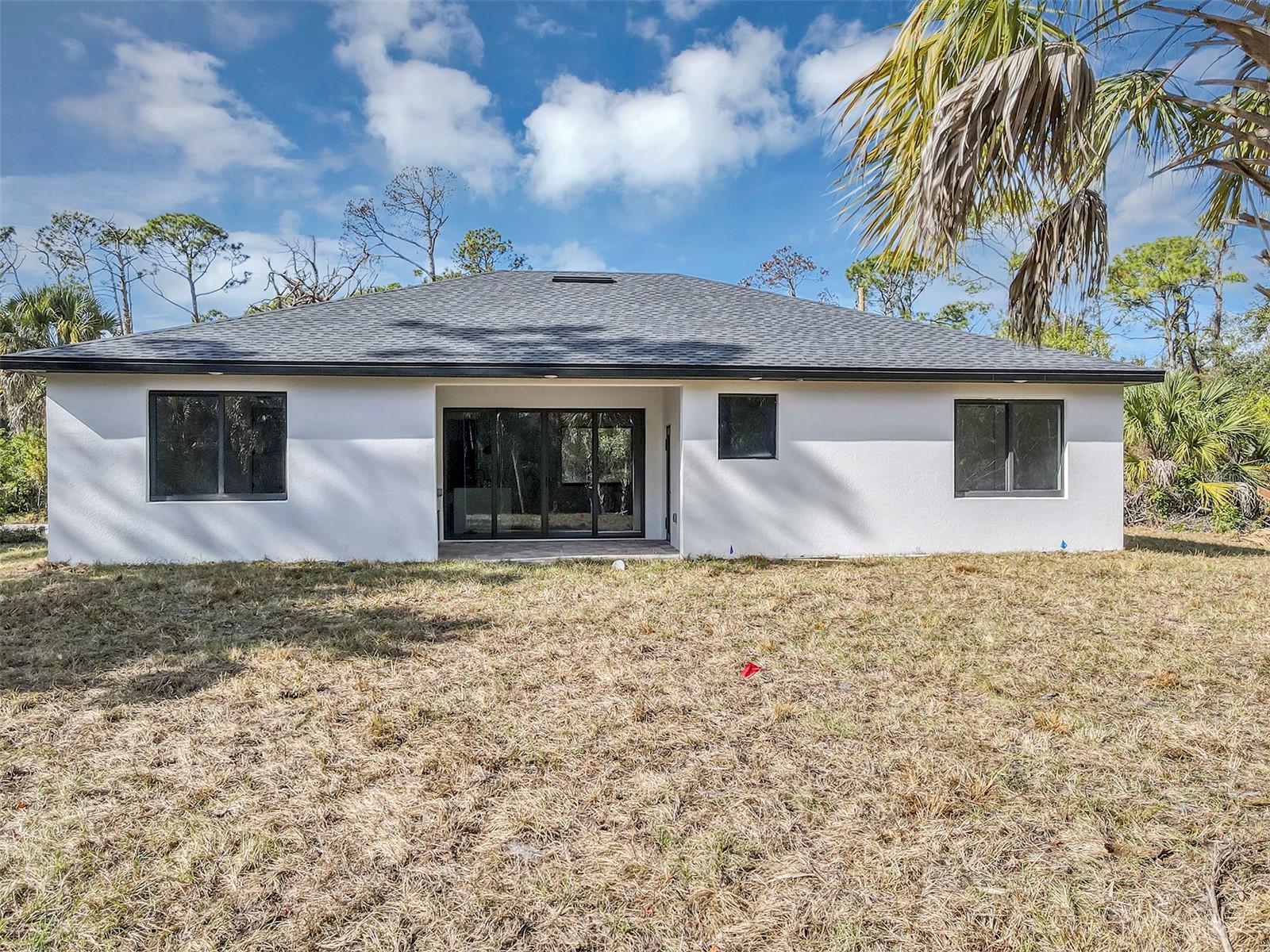 Image 17 of 52 For 72 Shoreland Street