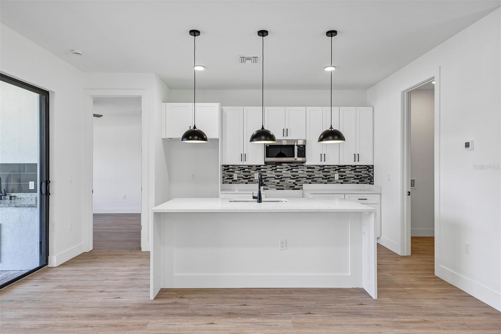 Image 24 of 52 For 72 Shoreland Street