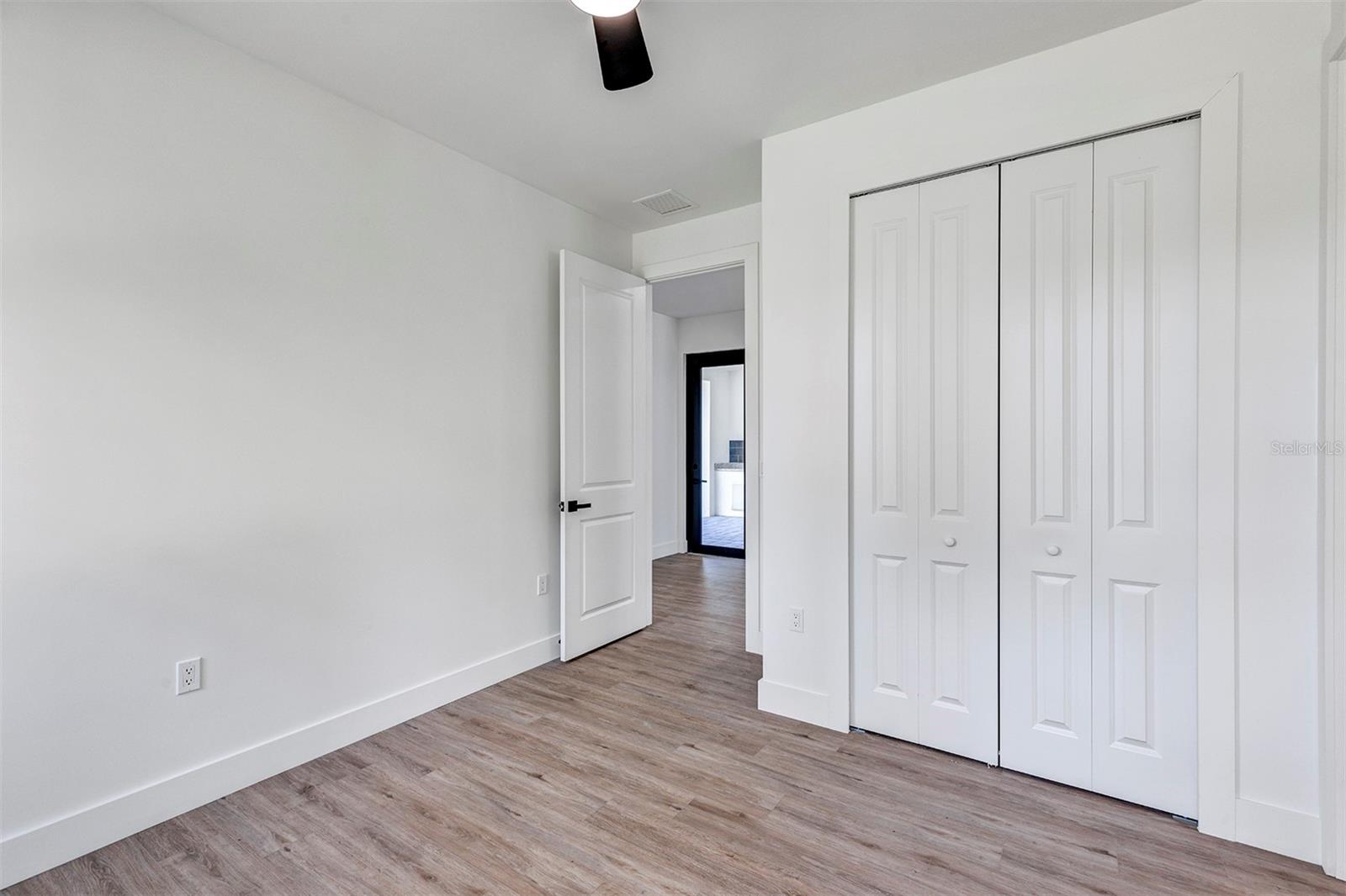 Image 43 of 52 For 72 Shoreland Street