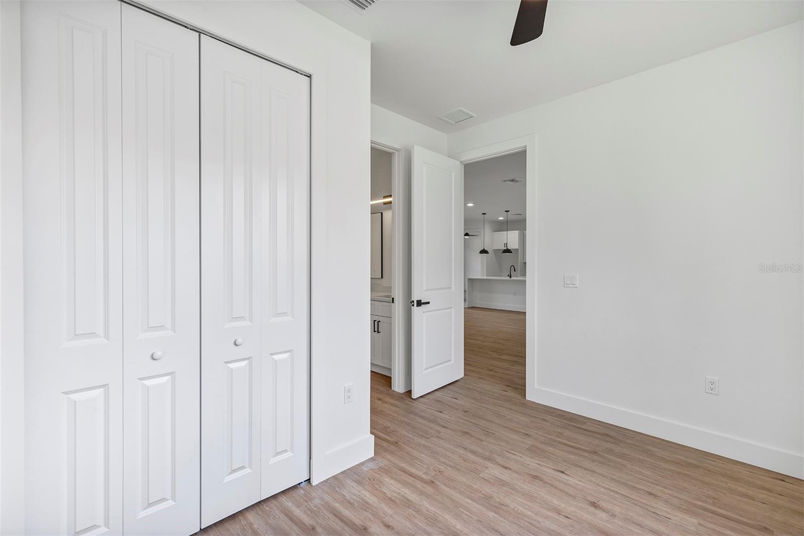 Image 49 of 52 For 72 Shoreland Street