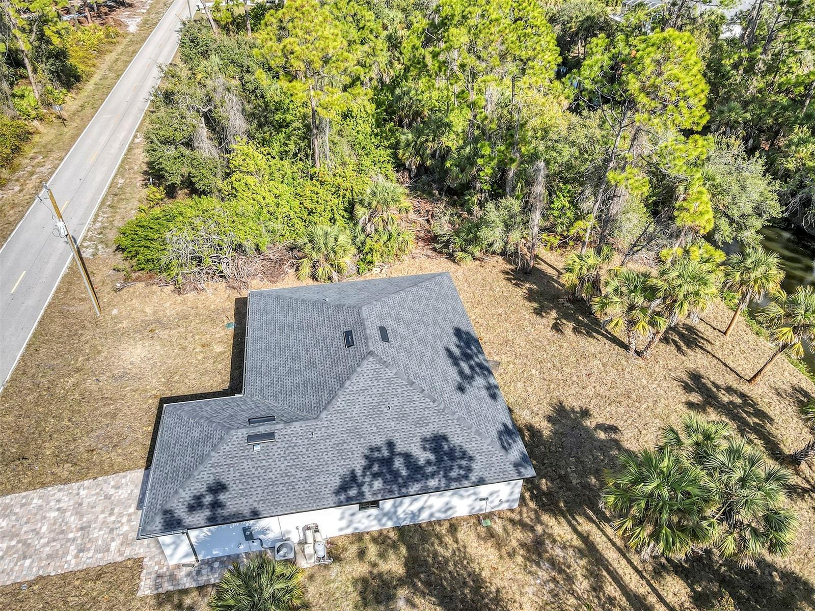 Image 9 of 52 For 72 Shoreland Street