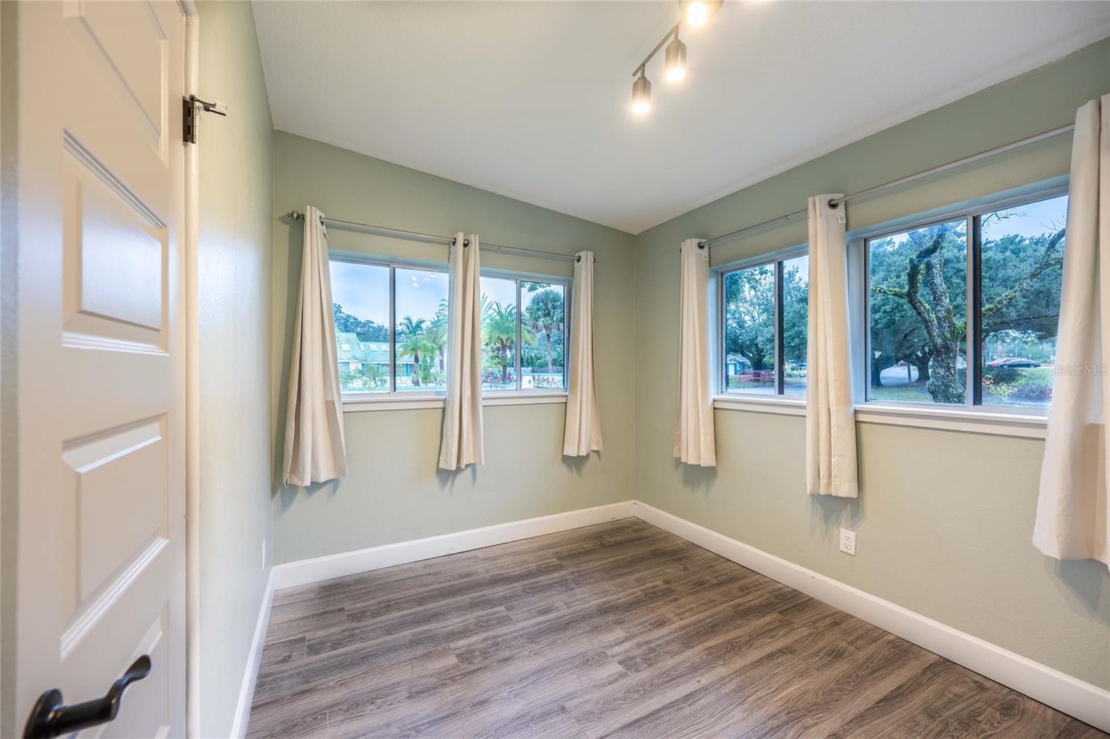 Image 11 of 19 For 2231 Nairn Drive