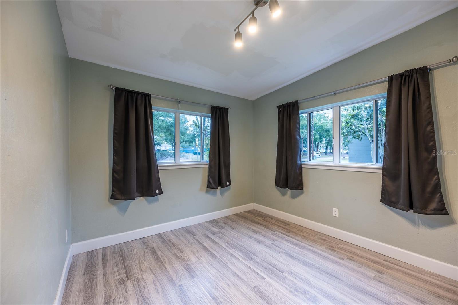 Image 12 of 19 For 2231 Nairn Drive