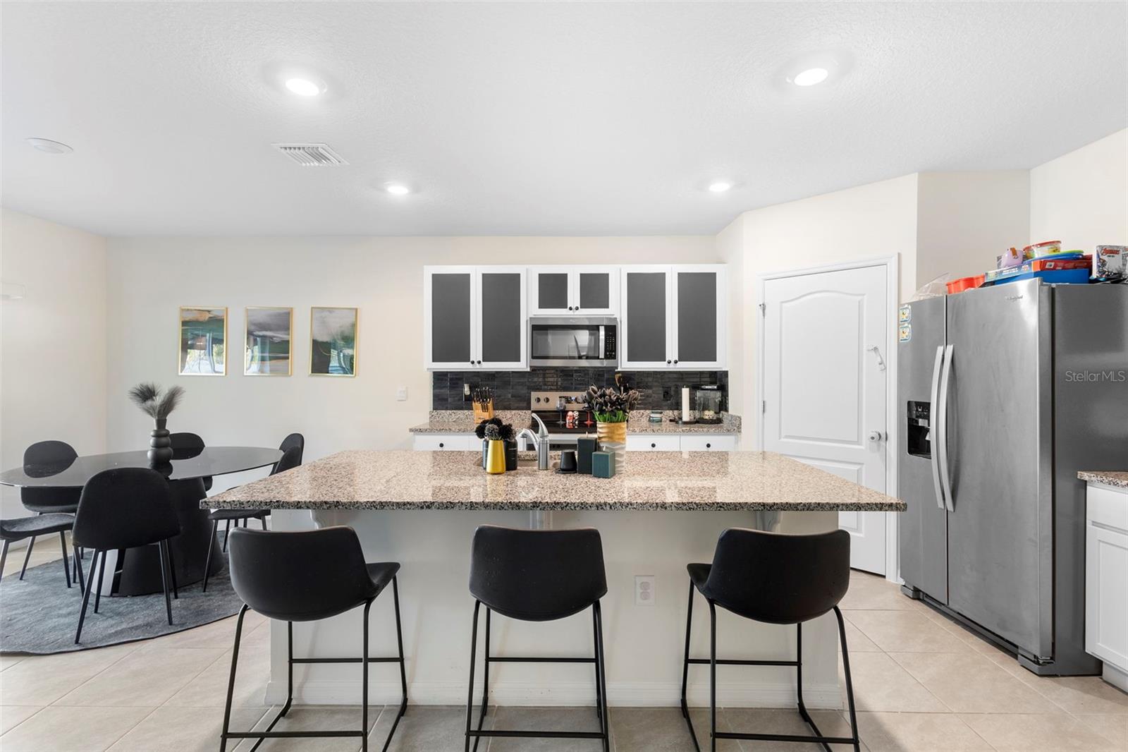 Image 13 of 36 For 821 Amhurst Drive