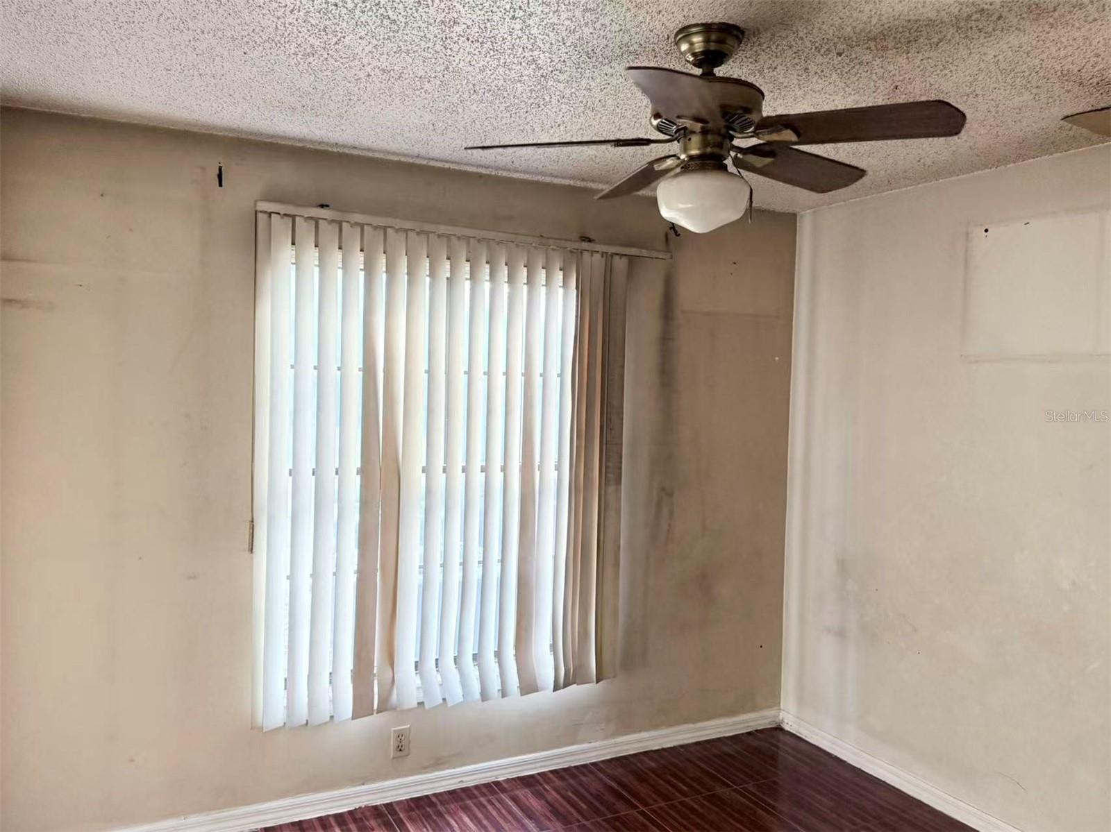 Image 11 of 17 For 7426 Wynnewood Square 195