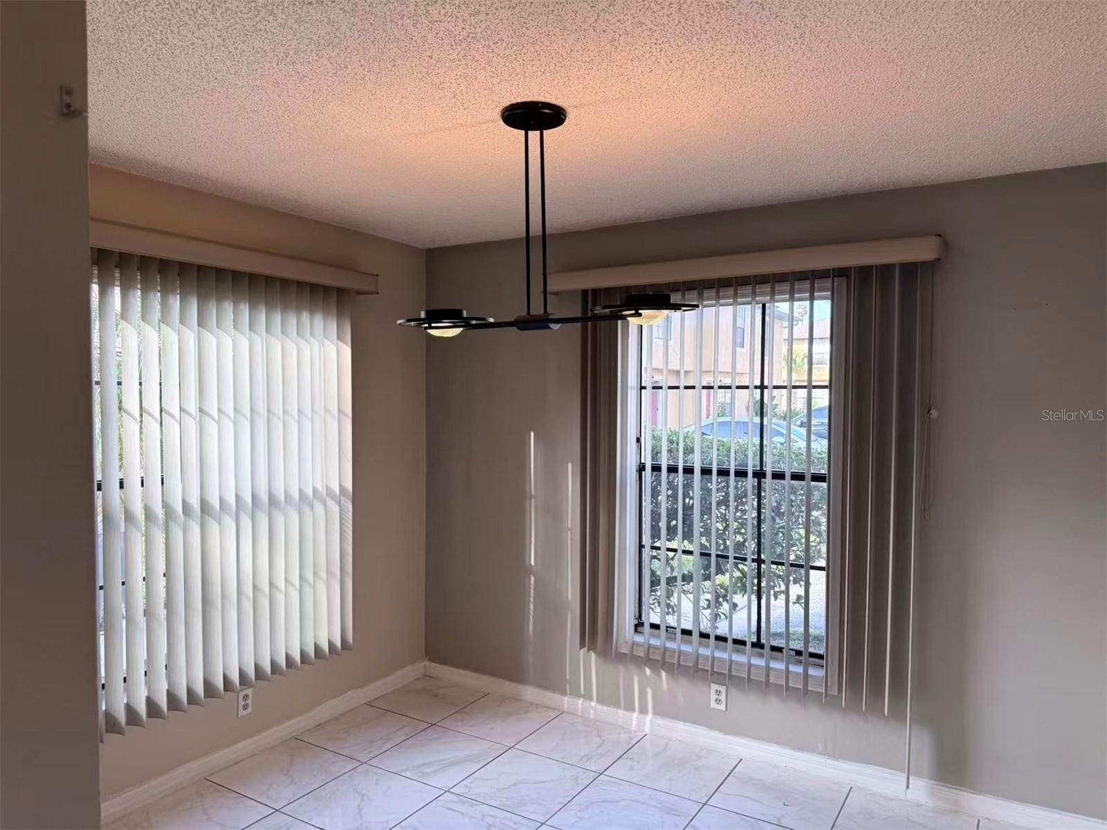 Image 6 of 17 For 7426 Wynnewood Square 195