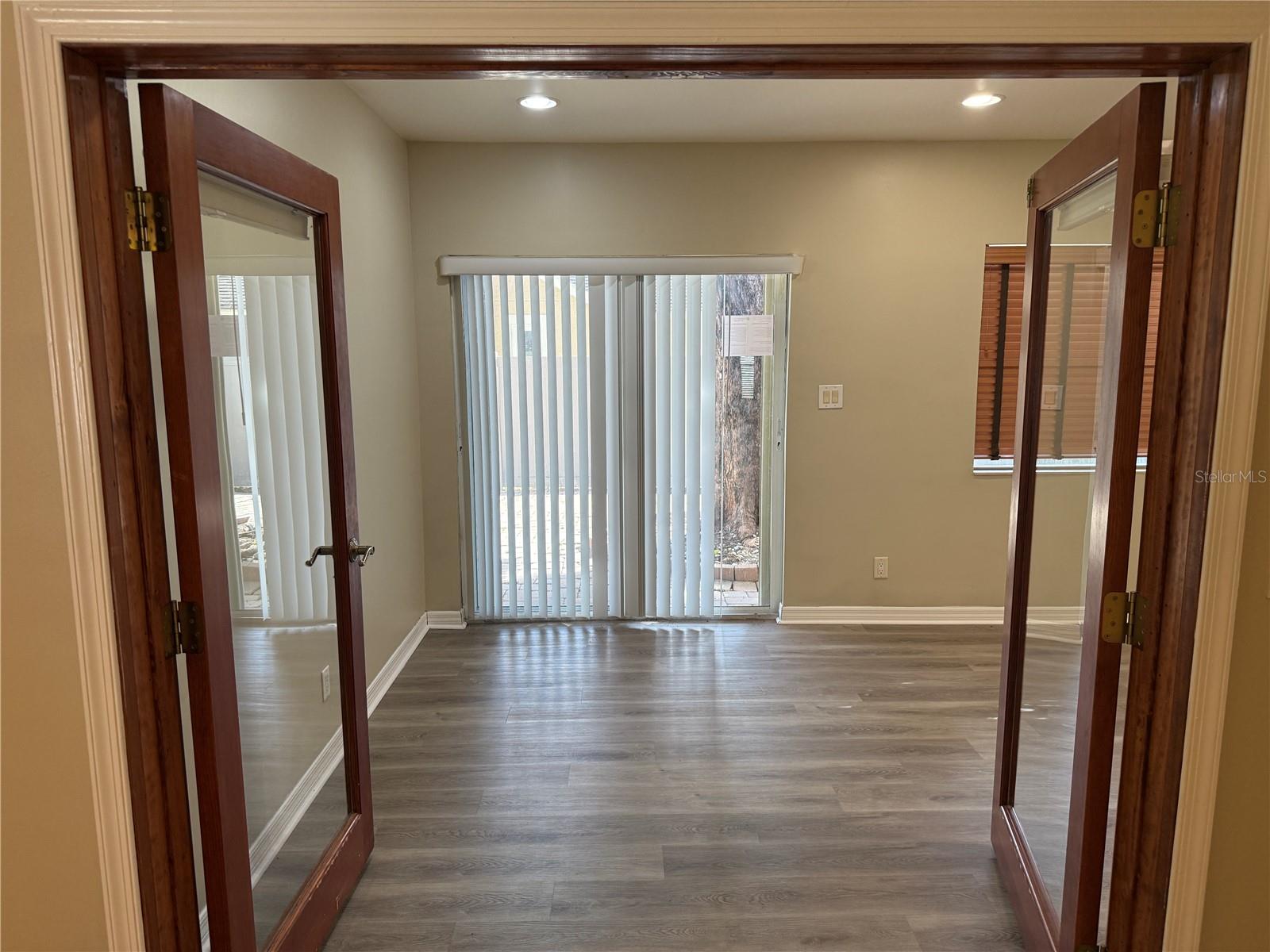 Image 10 of 22 For 13036 Meadowbreeze Drive