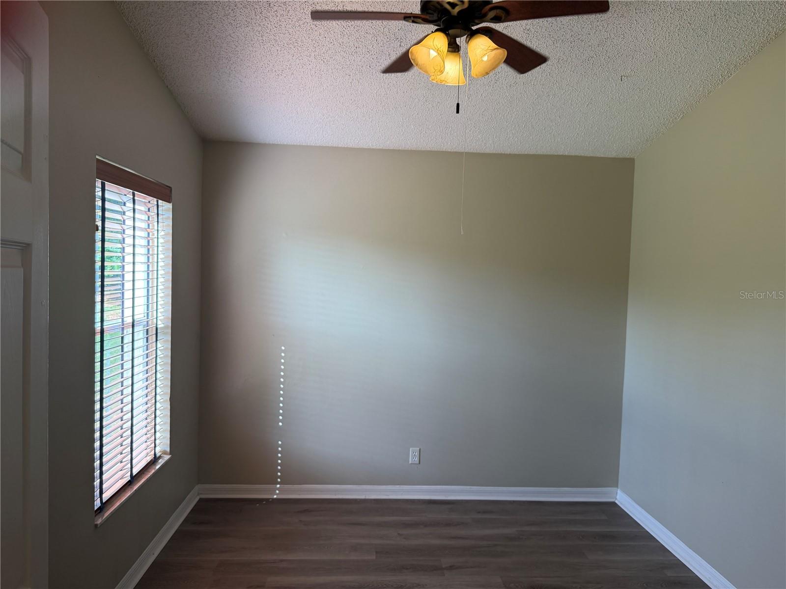 Image 13 of 22 For 13036 Meadowbreeze Drive