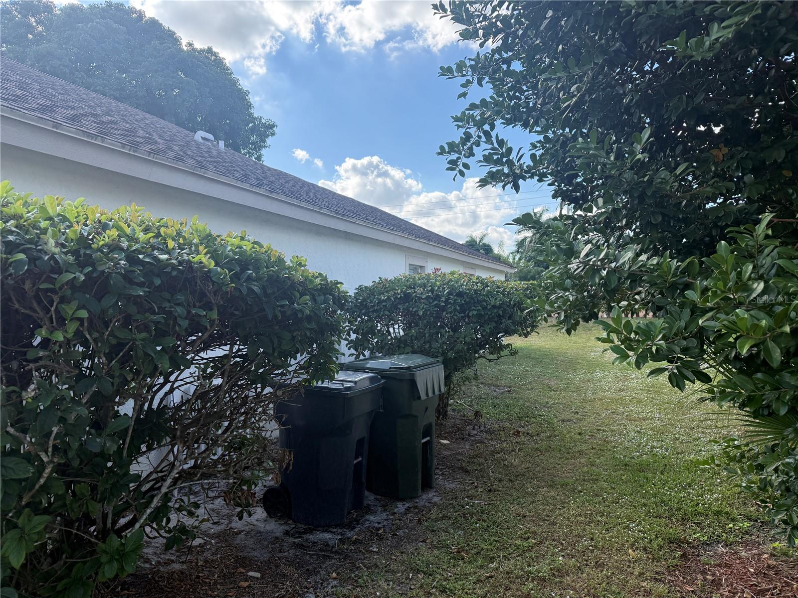 Image 3 of 22 For 13036 Meadowbreeze Drive