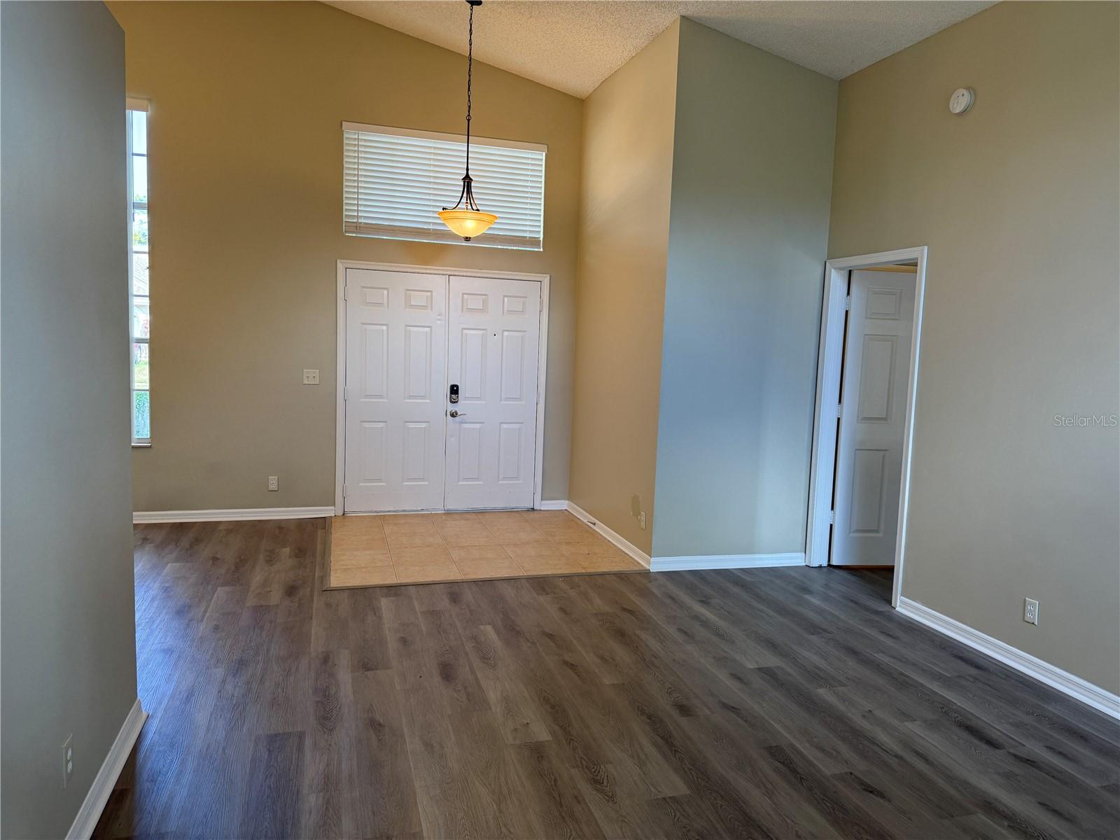 Image 5 of 22 For 13036 Meadowbreeze Drive