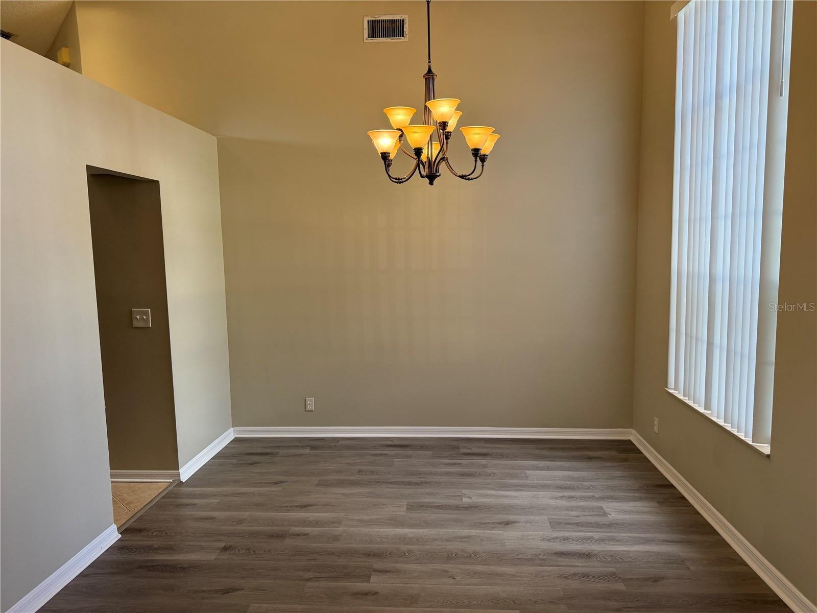 Image 6 of 22 For 13036 Meadowbreeze Drive