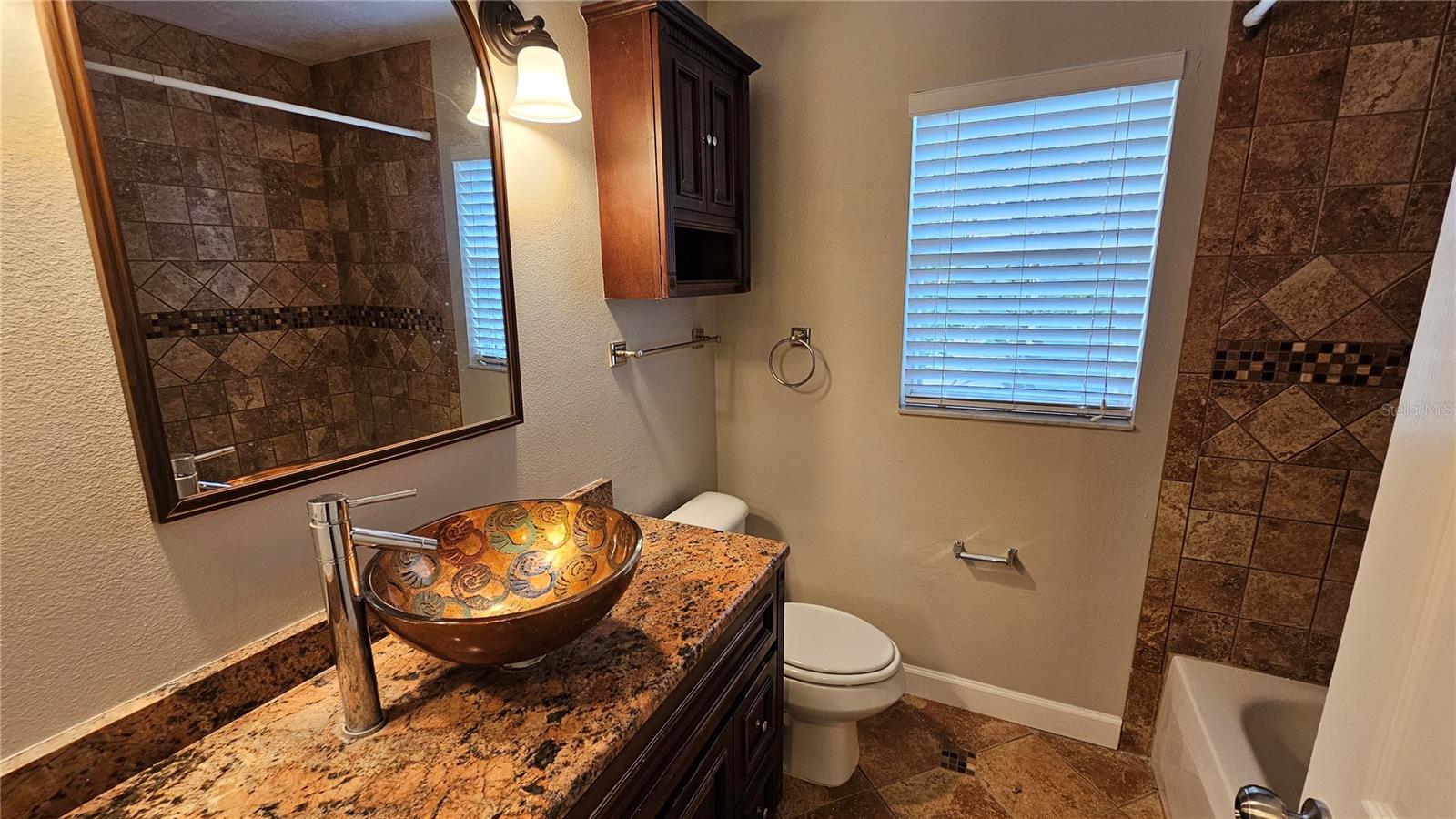 Image 20 of 30 For 633 Regina Lane