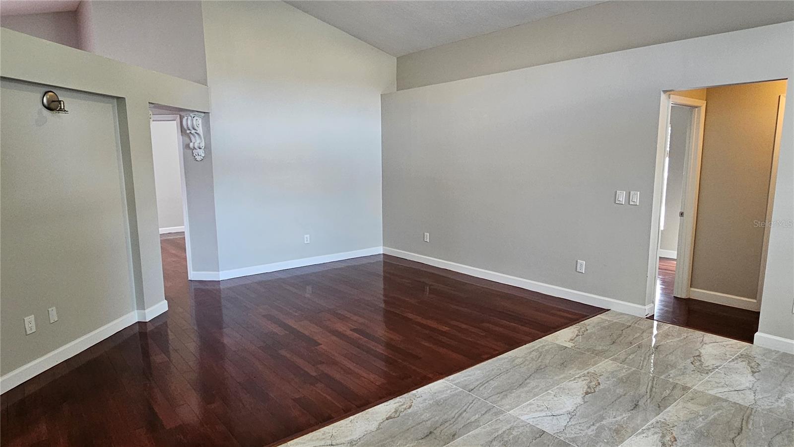 Image 5 of 30 For 633 Regina Lane