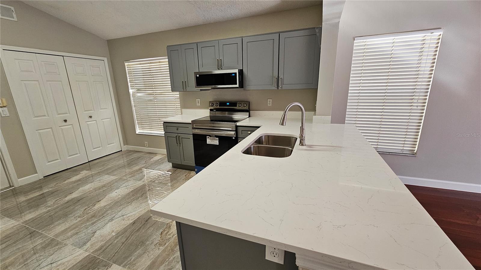 Image 7 of 30 For 633 Regina Lane