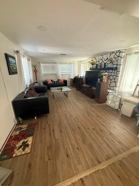 Image 7 of 14 For 2335 Woodside Way