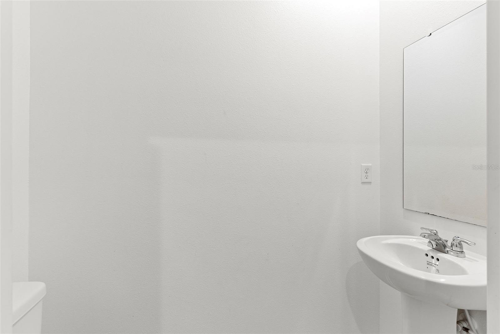 Image 12 of 37 For 11607 Sunsail Avenue