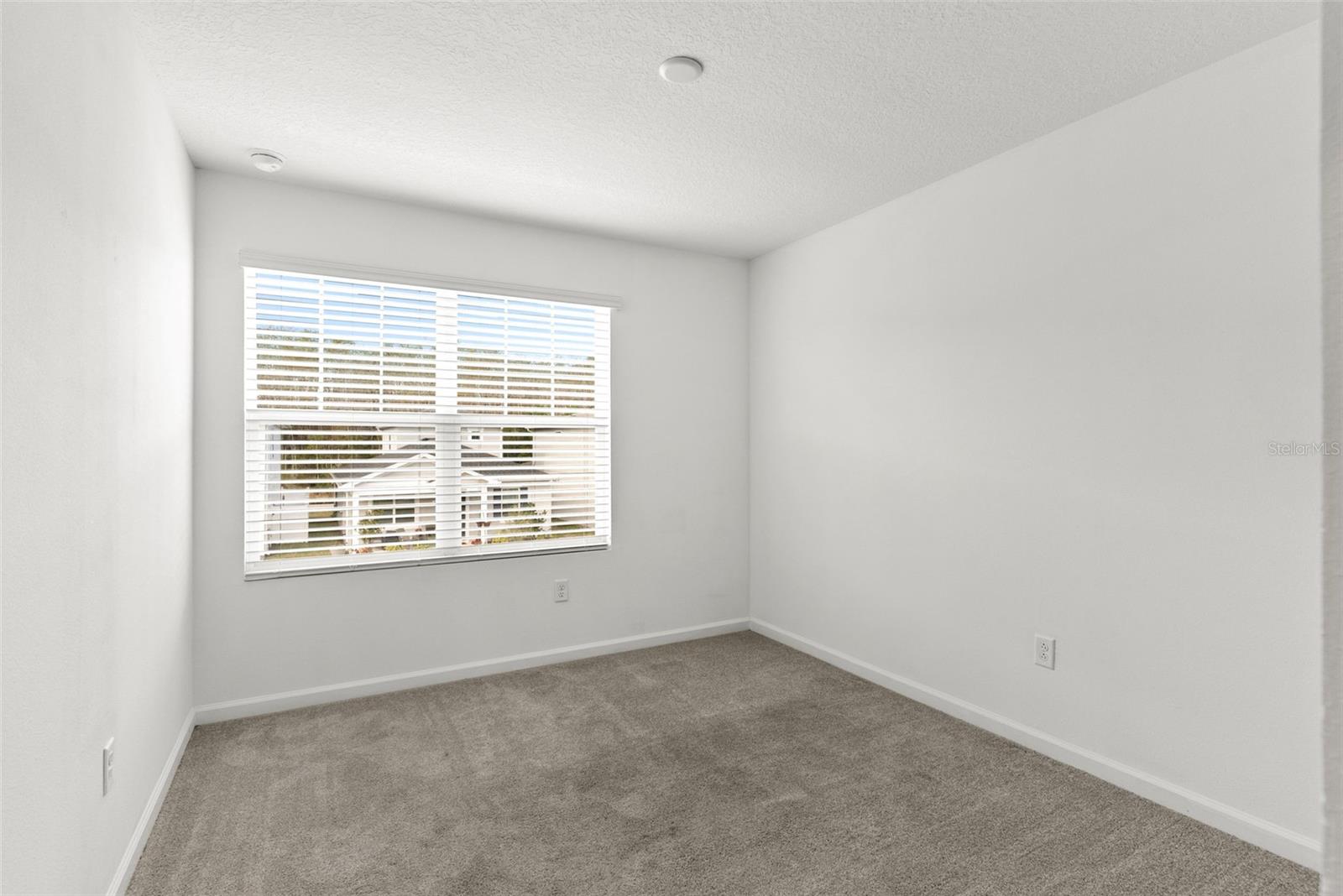 Image 18 of 37 For 11607 Sunsail Avenue